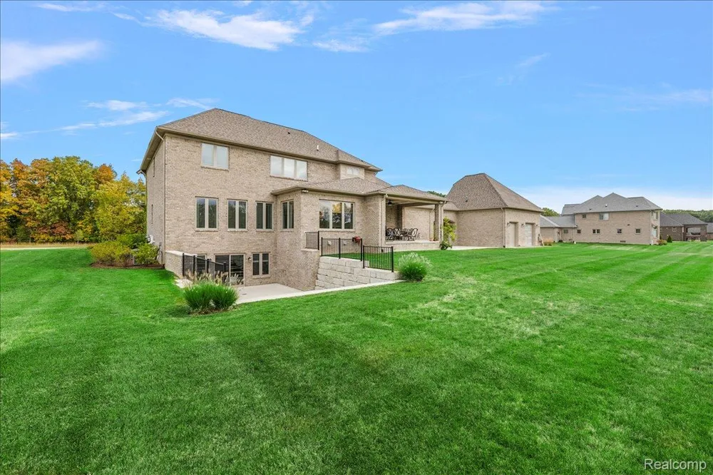 62477 Rosina Court Ray Township, MI 48096