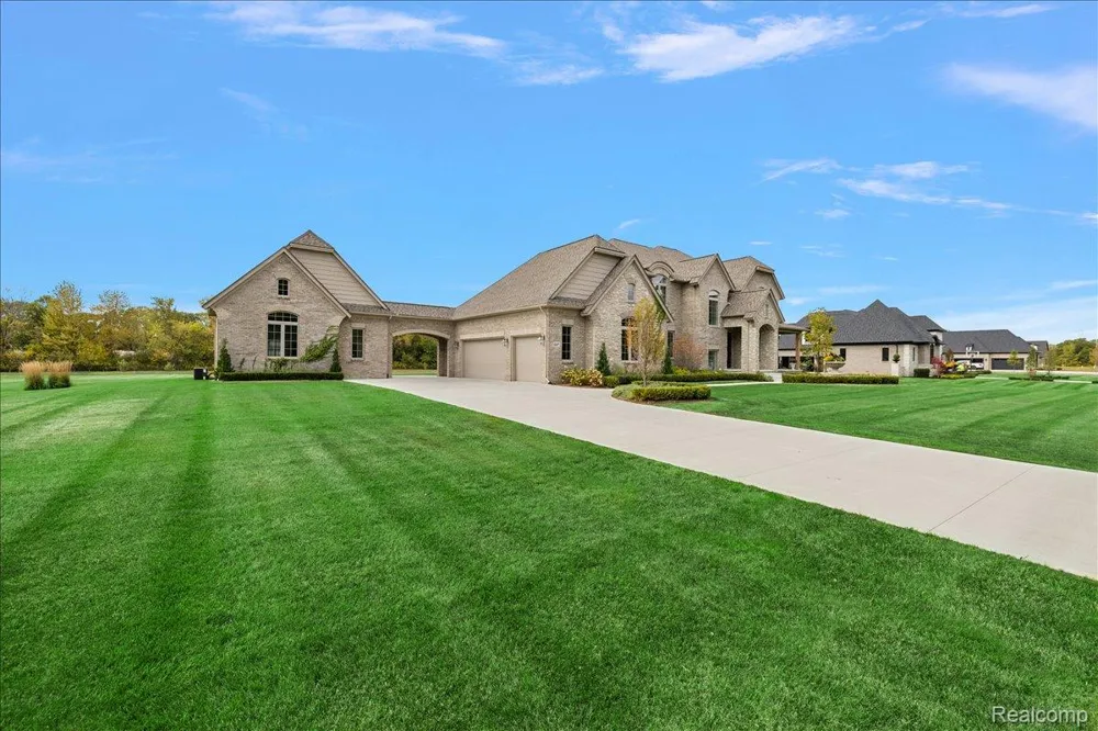 62477 Rosina Court Ray Township, MI 48096