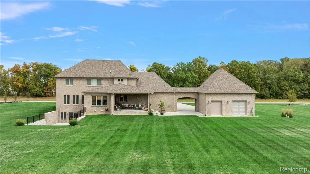 62477 Rosina Court Ray Township, MI 48096