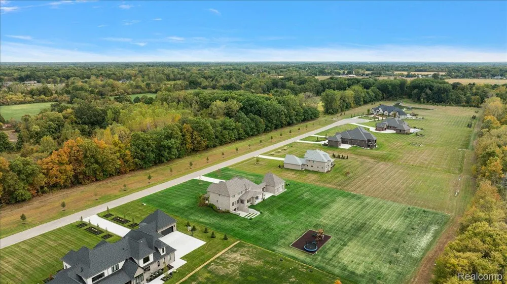62477 Rosina Court Ray Township, MI 48096