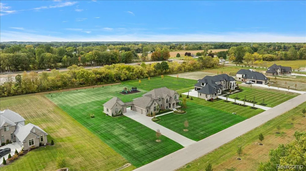 62477 Rosina Court Ray Township, MI 48096