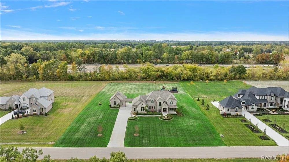 62477 Rosina Court Ray Township, MI 48096