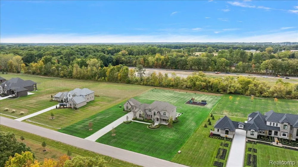 62477 Rosina Court Ray Township, MI 48096