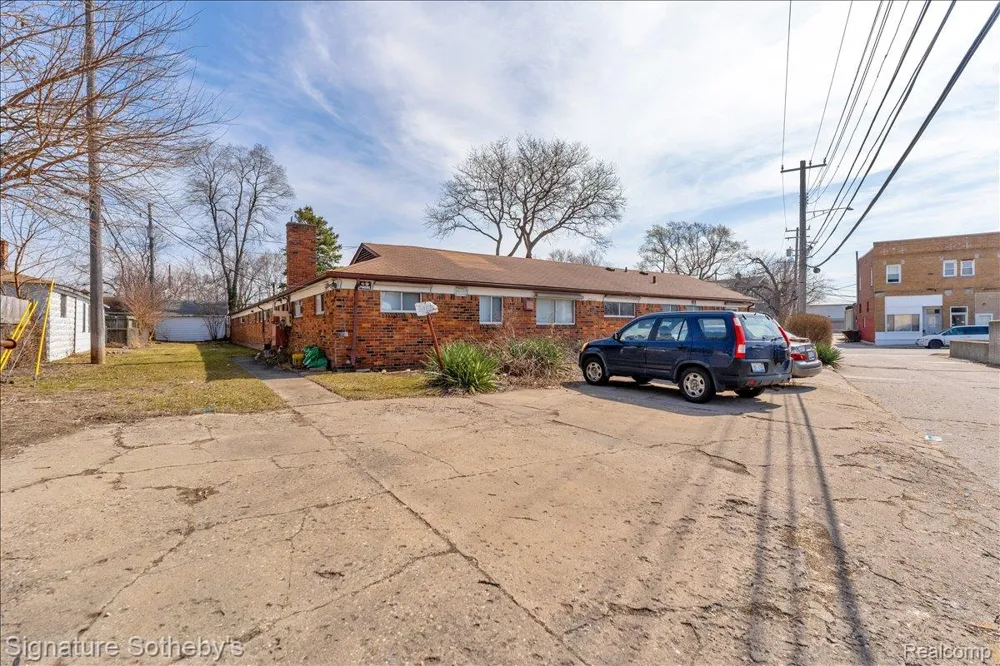 141 Ardmore Drive Ferndale City, MI 48220