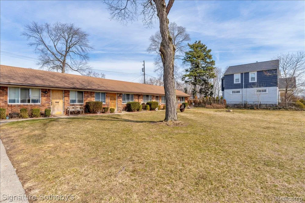 141 Ardmore Drive Ferndale City, MI 48220