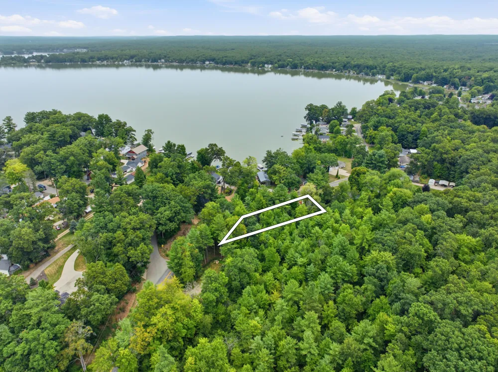 1508 E Hess Lake Drive Grant Township, MI 49327