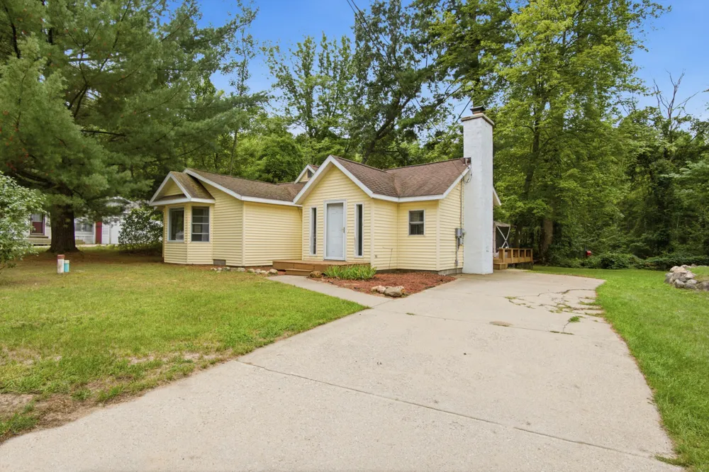1508 E Hess Lake Drive Grant Township, MI 49327