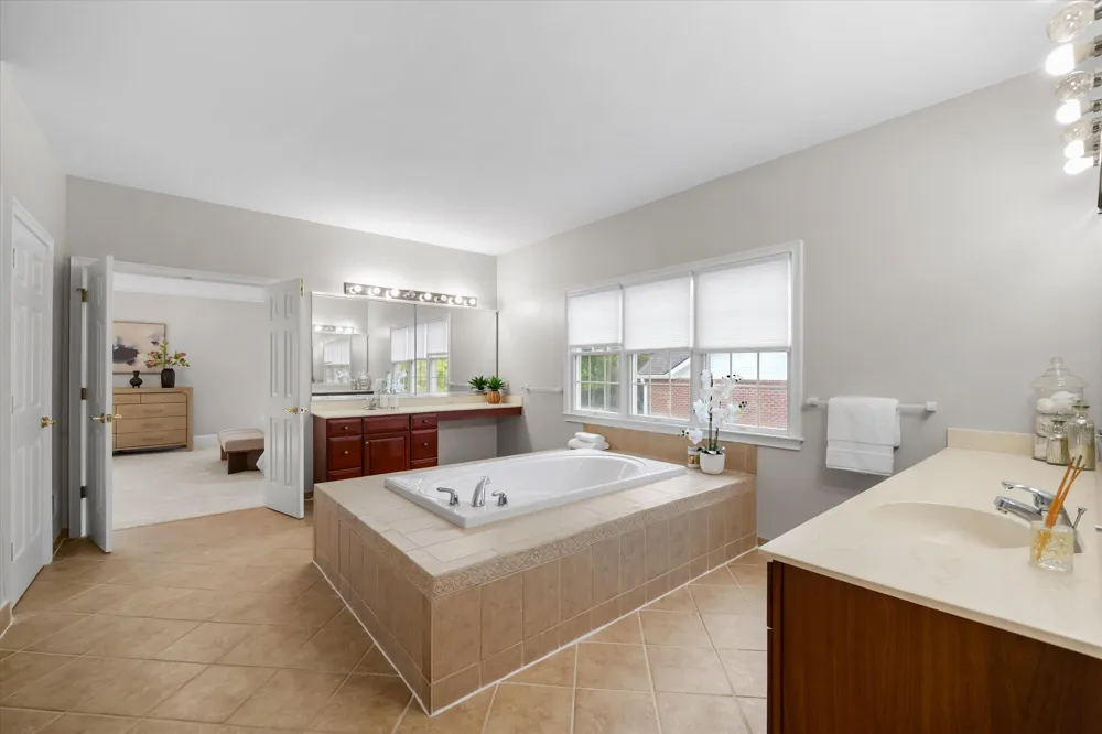 2086 Autumn Hill Drive Scio Township, MI 48103