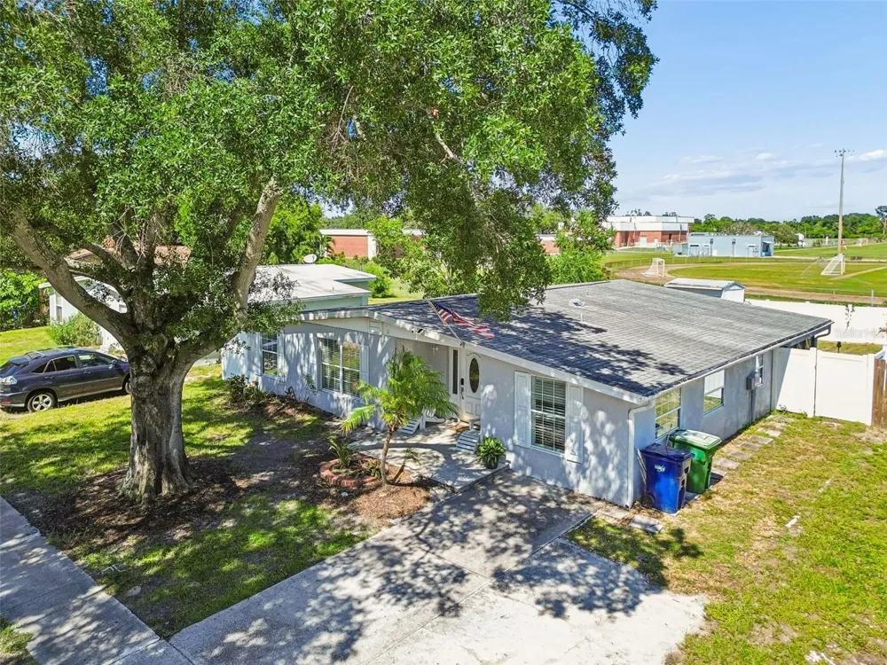 6330 S RENELLIE COURT Tampa, FL 33616