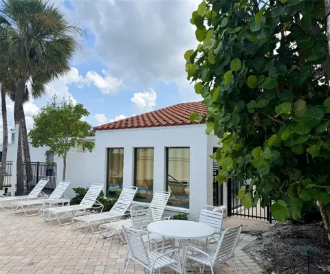 1585 TARPON CENTER DR #21