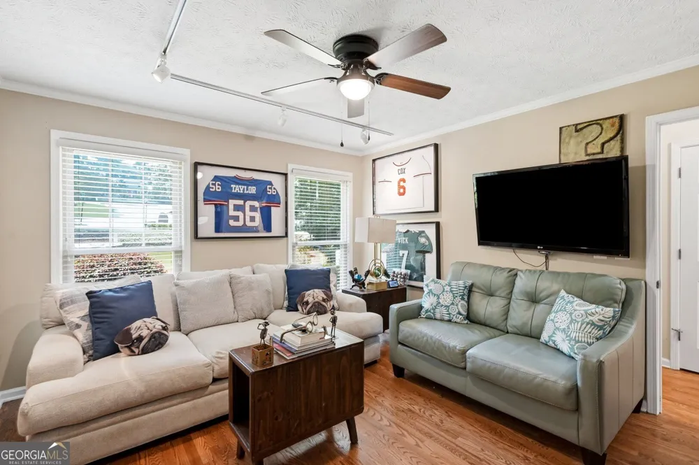 5027 Castlewood DR SW Lilburn, GA 30047