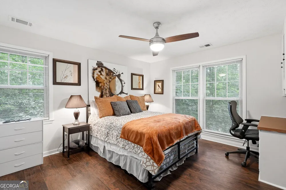 5027 Castlewood DR SW Lilburn, GA 30047
