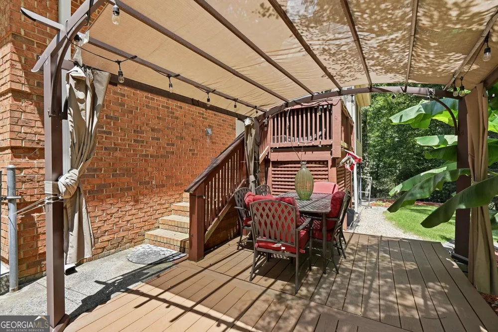 5027 Castlewood DR SW Lilburn, GA 30047