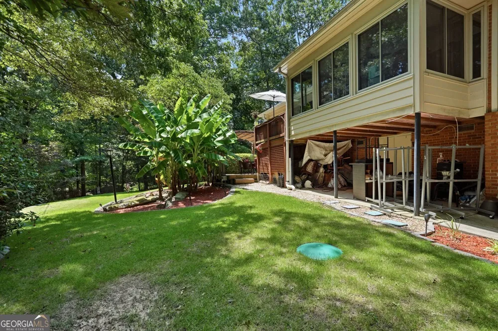 5027 Castlewood DR SW Lilburn, GA 30047