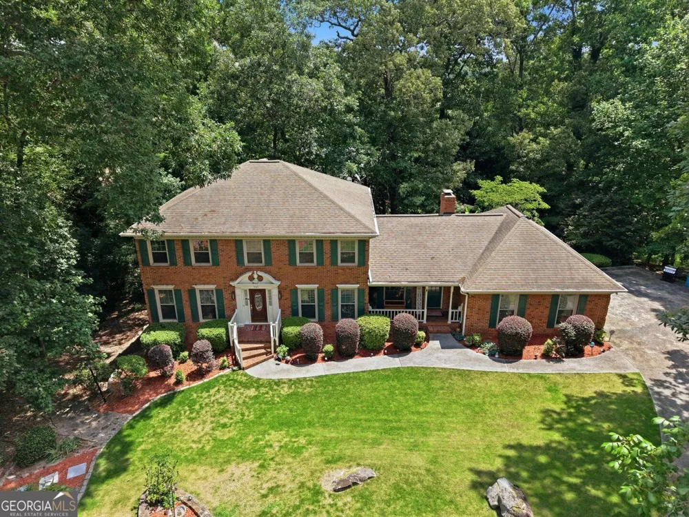 5027 Castlewood DR SW Lilburn, GA 30047