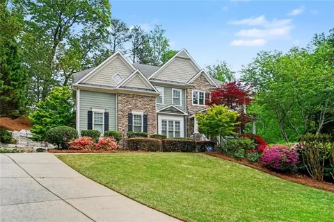 589 Vinings Springs Drive SE