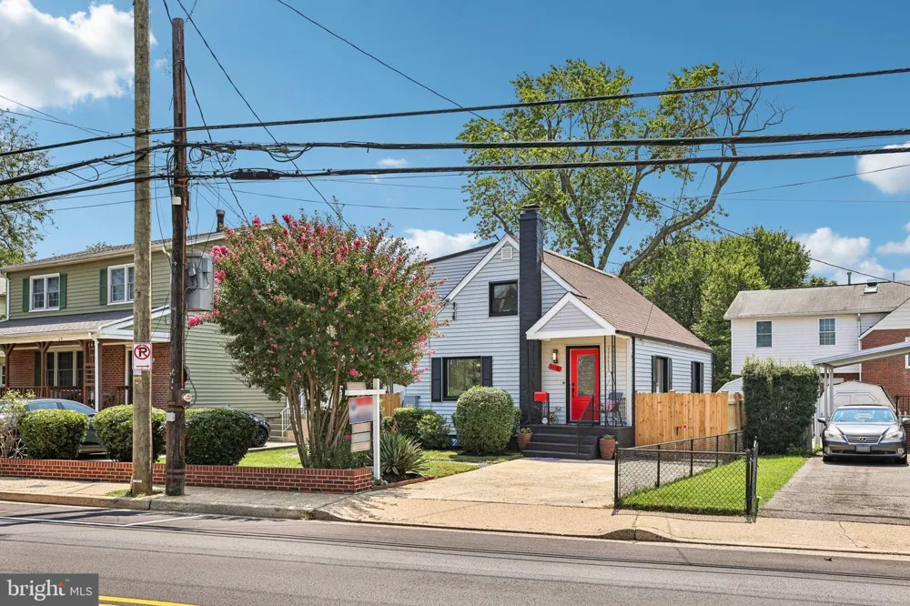 2408 2ND STREET S Arlington, VA 22204