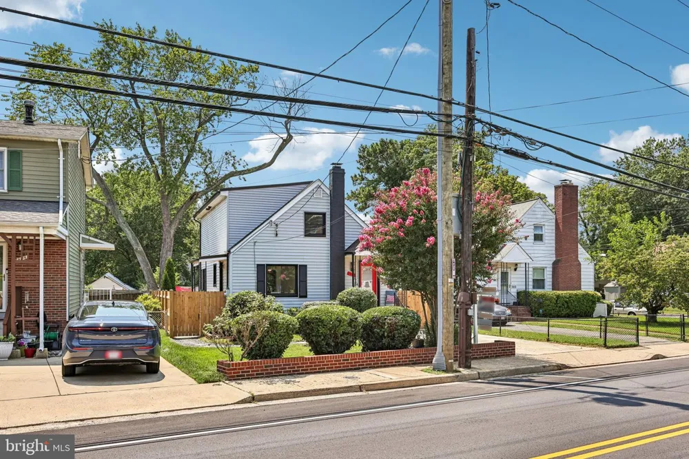 2408 2ND STREET S Arlington, VA 22204