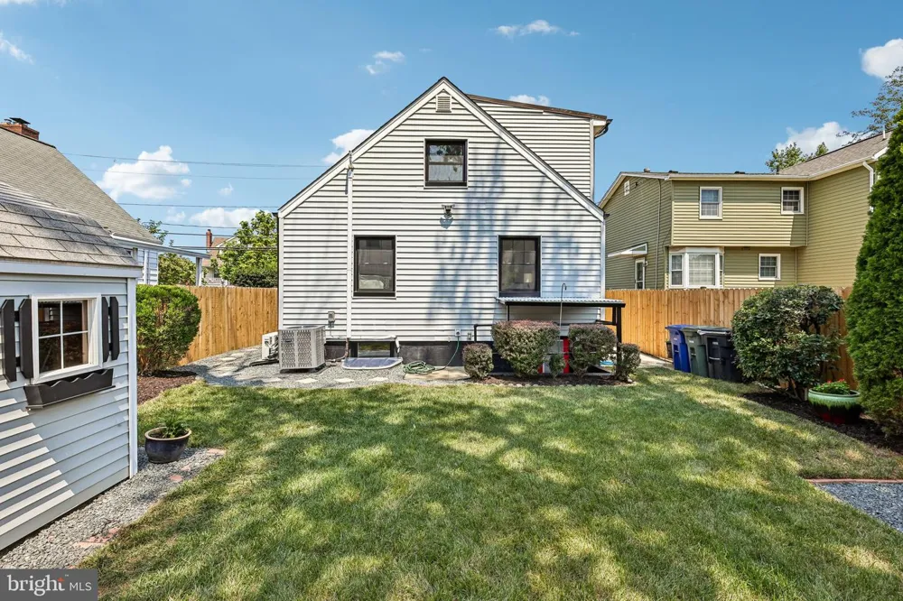 2408 2ND STREET S Arlington, VA 22204