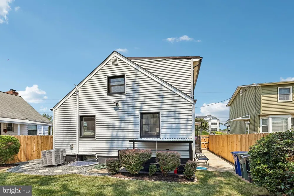 2408 2ND STREET S Arlington, VA 22204