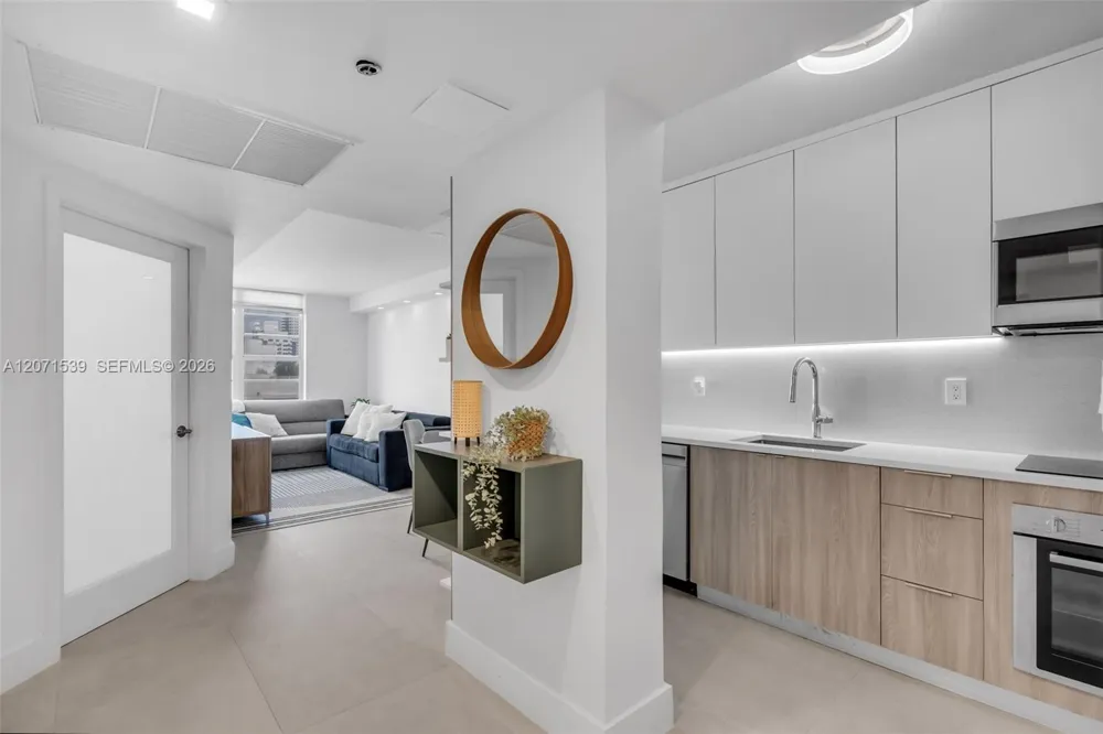 100 Lincoln Rd #539 Miami Beach, FL 33139