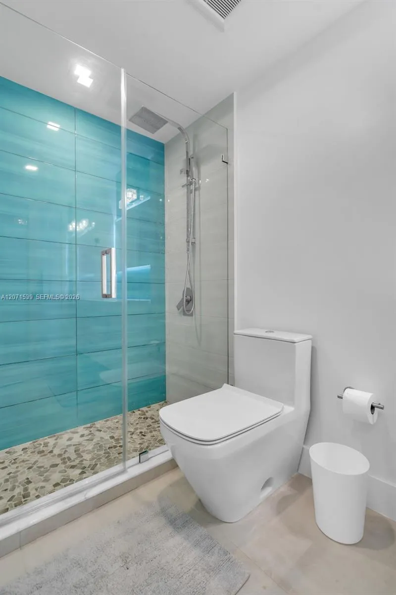 100 Lincoln Rd #539 Miami Beach, FL 33139