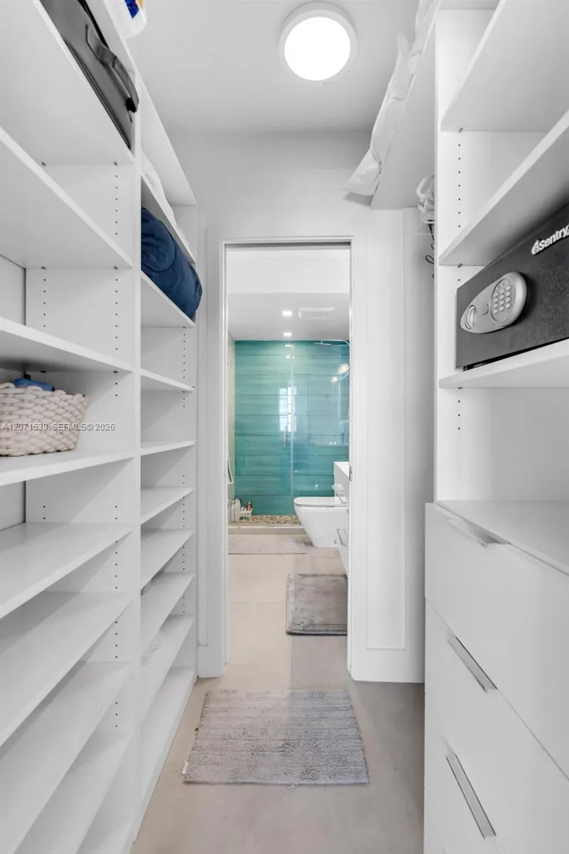 100 Lincoln Rd #539 Miami Beach, FL 33139