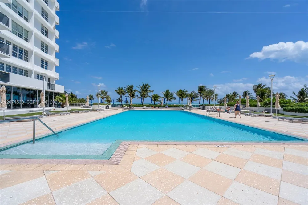 100 Lincoln Rd #539 Miami Beach, FL 33139