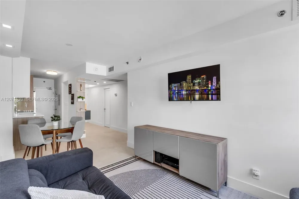 100 Lincoln Rd #539 Miami Beach, FL 33139