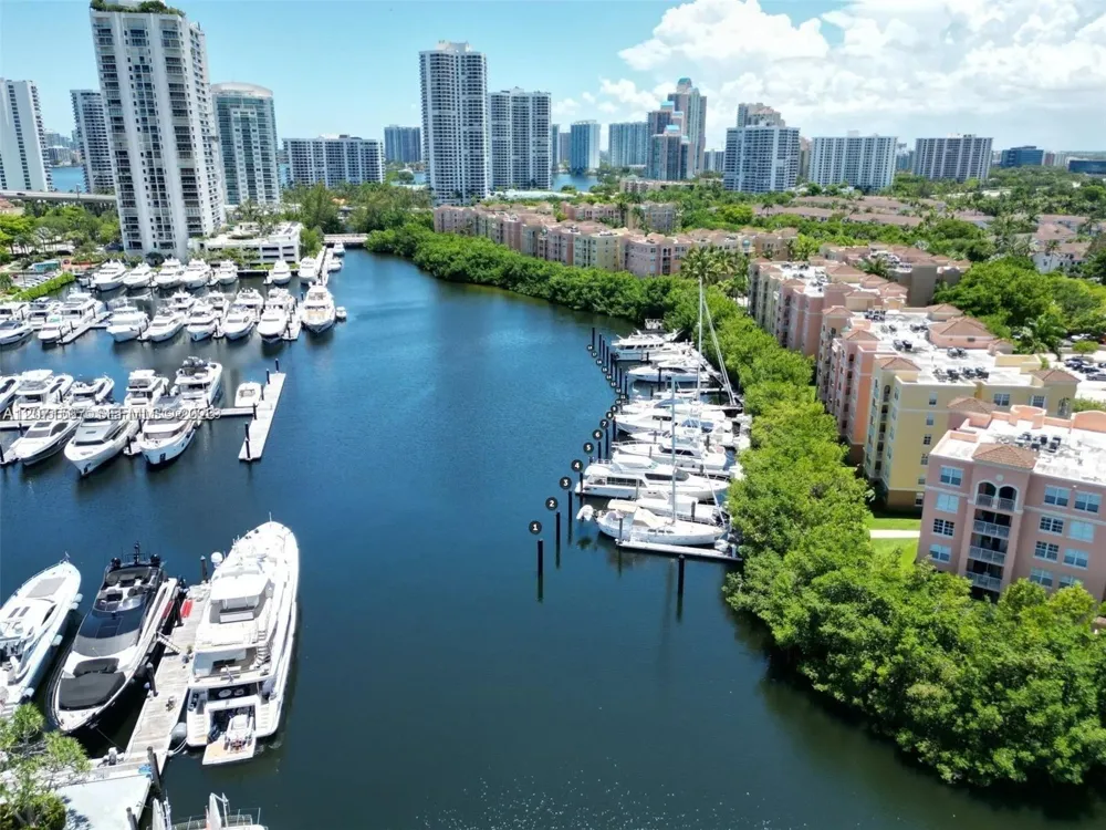 19777 E Country Club Dr Aventura, FL 33180