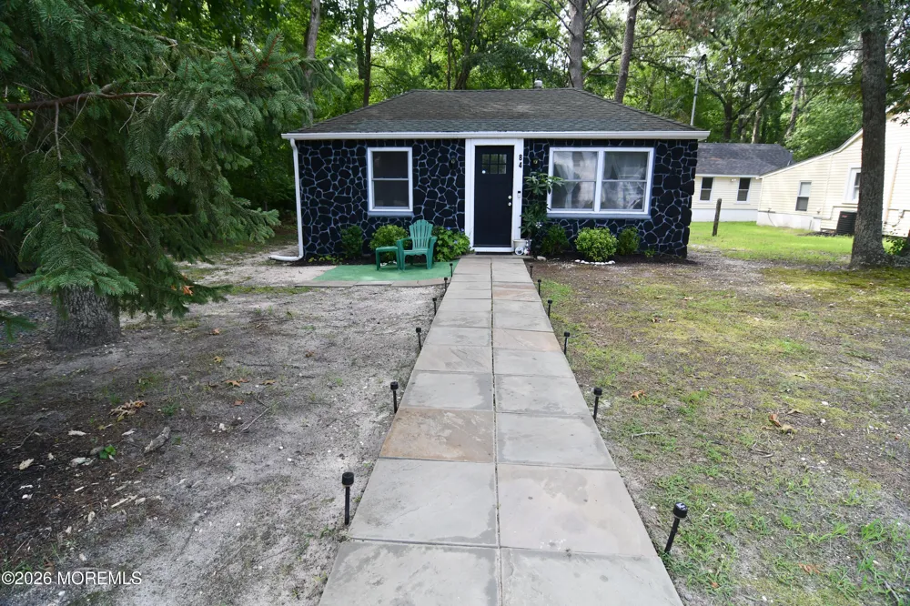 84 Lighthouse Drive Waretown, NJ 08758