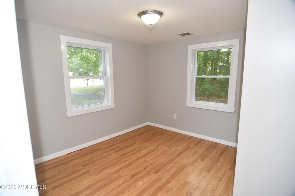 84 Lighthouse Drive Waretown, NJ 08758