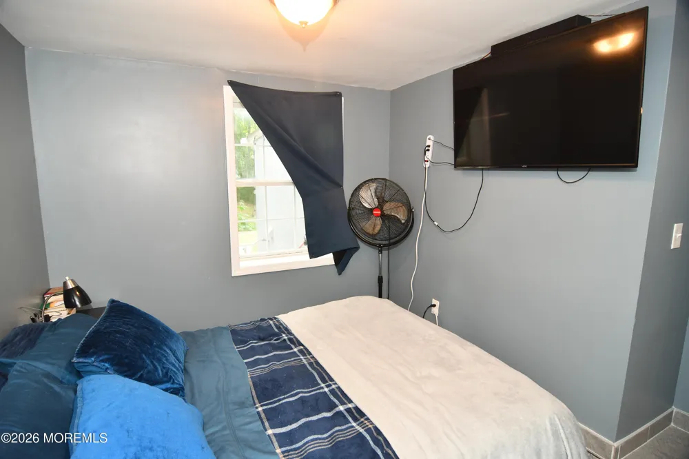 84 Lighthouse Drive Waretown, NJ 08758