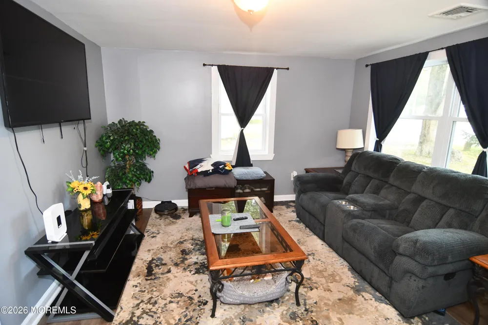 84 Lighthouse Drive Waretown, NJ 08758