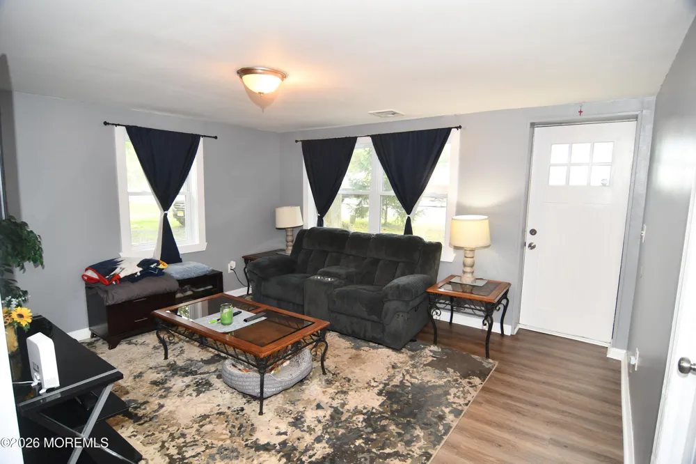 84 Lighthouse Drive Waretown, NJ 08758