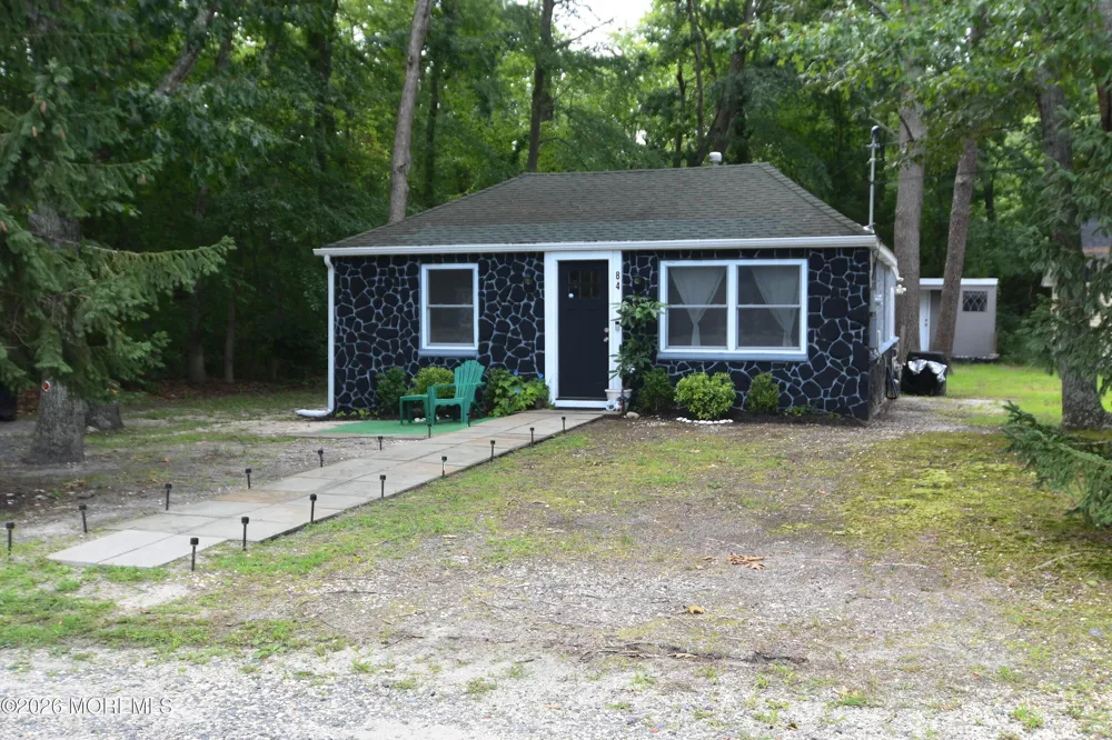 84 Lighthouse Drive Waretown, NJ 08758