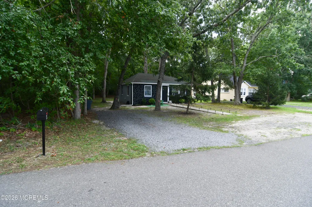 84 Lighthouse Drive Waretown, NJ 08758