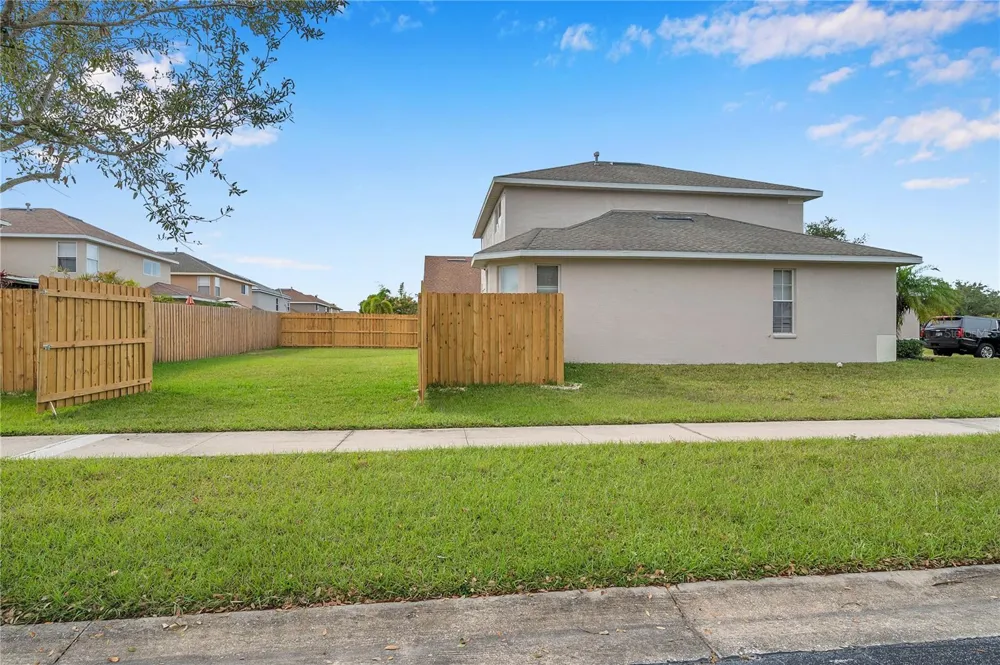 402 HALIFAX BAY COURT Apollo Beach, FL 33572