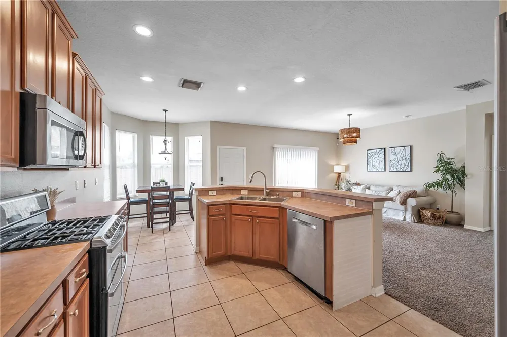402 HALIFAX BAY COURT Apollo Beach, FL 33572