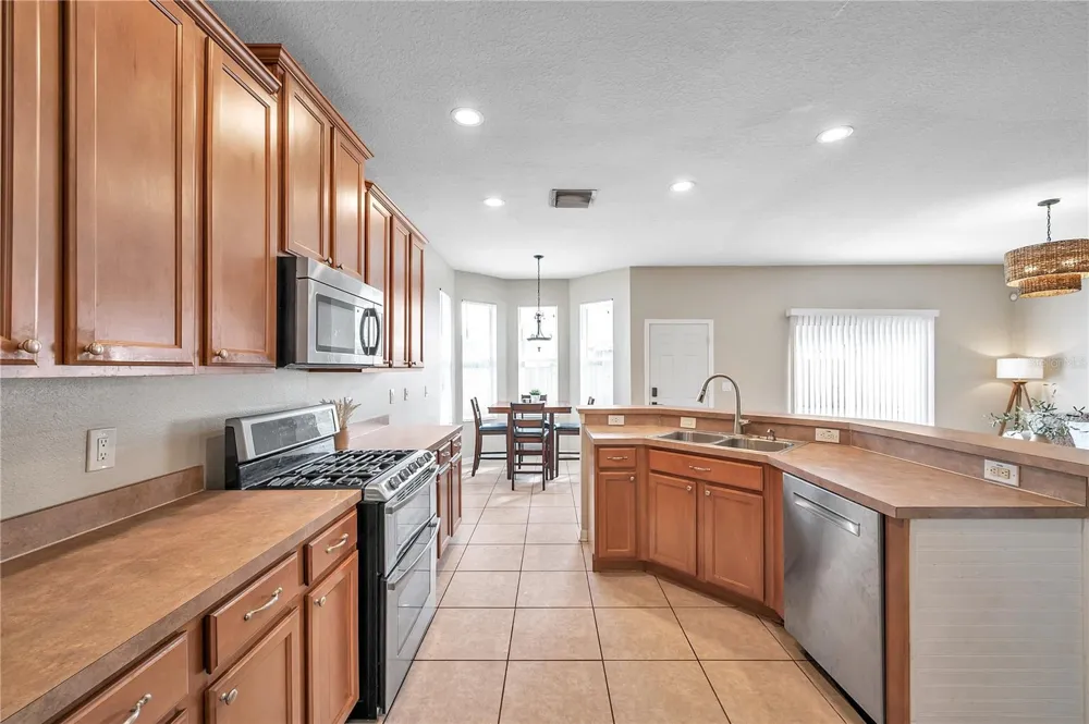 402 HALIFAX BAY COURT Apollo Beach, FL 33572
