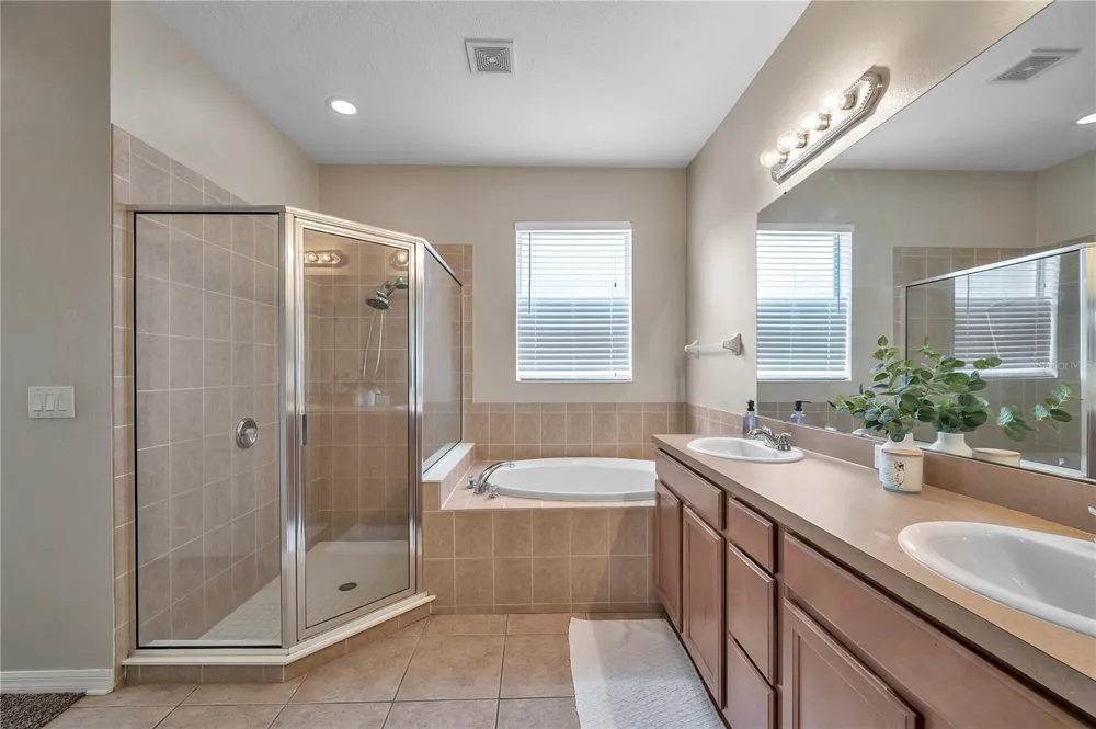 402 HALIFAX BAY COURT Apollo Beach, FL 33572