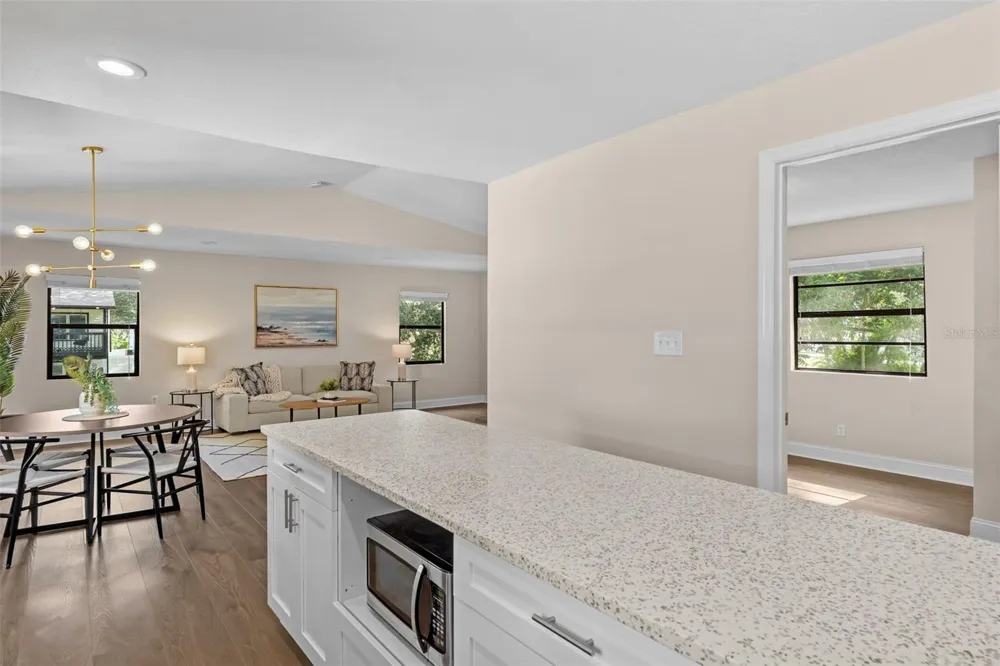 138 69TH AVENUE St Petersburg, FL 33702