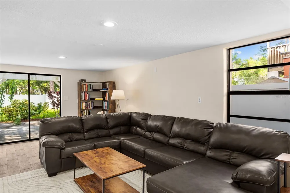 138 69TH AVENUE St Petersburg, FL 33702