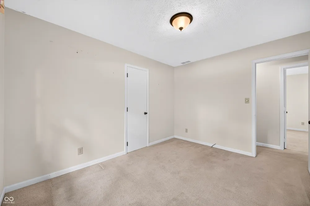 5310 Regency Drive Columbus, IN 47203