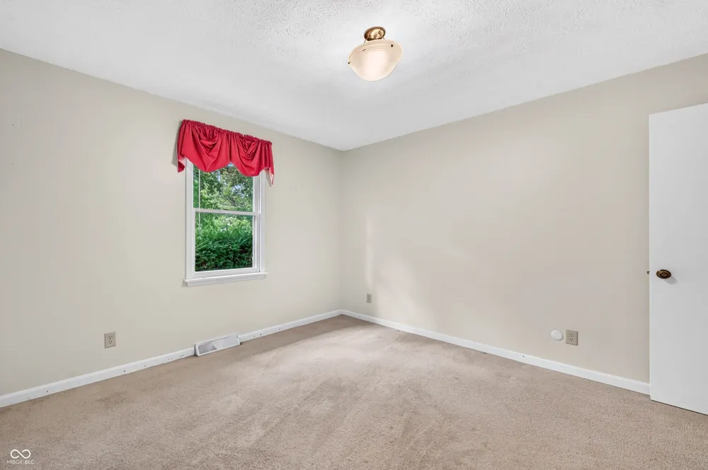 5310 Regency Drive Columbus, IN 47203