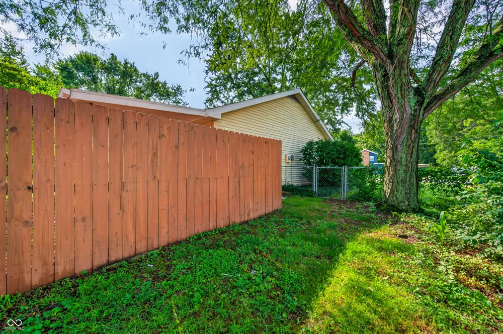 5310 Regency Drive Columbus, IN 47203