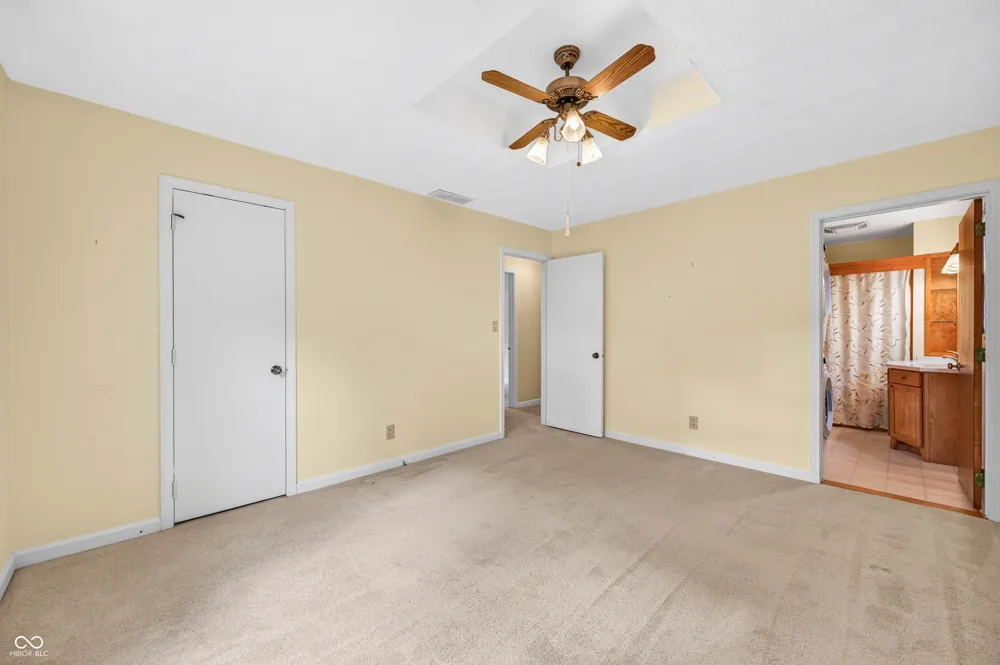 5310 Regency Drive Columbus, IN 47203