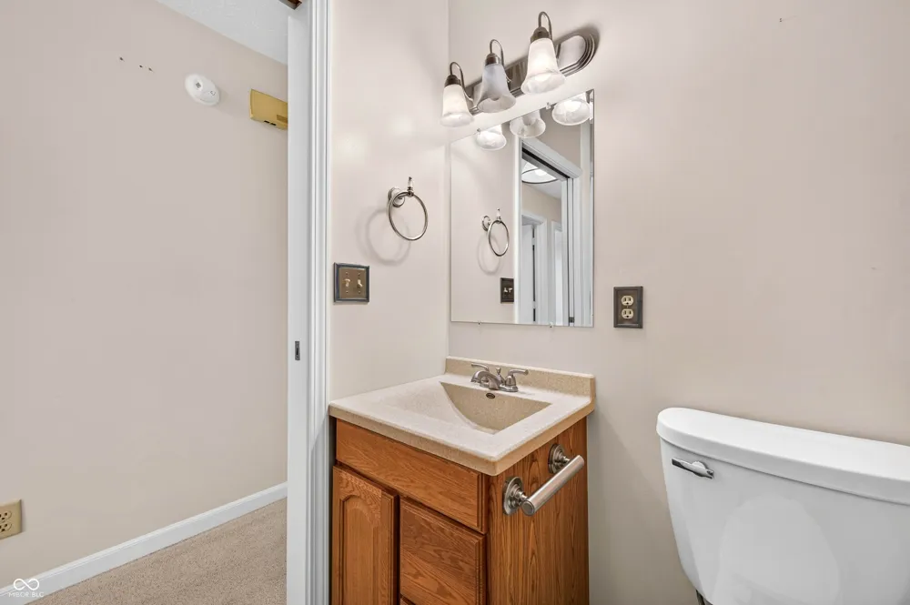 5310 Regency Drive Columbus, IN 47203