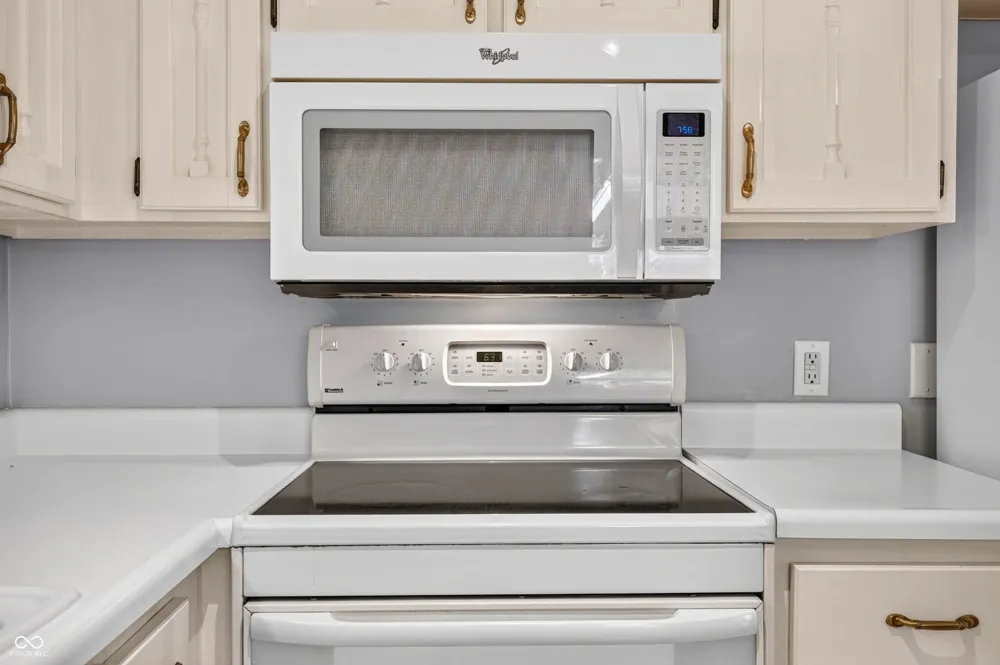 5310 Regency Drive Columbus, IN 47203