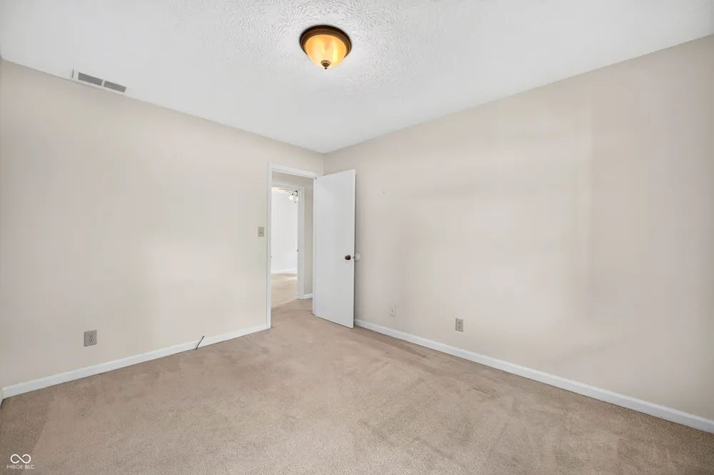 5310 Regency Drive Columbus, IN 47203